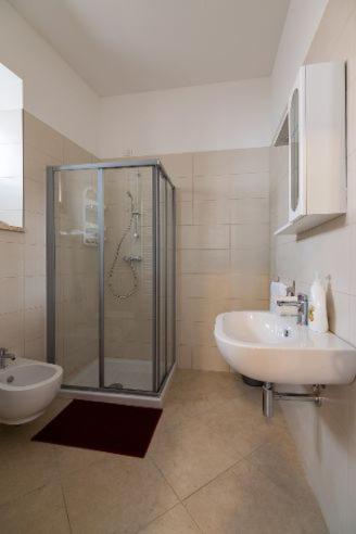 Ferienwohnung Sotto La Torre LʼAquila Exterior foto